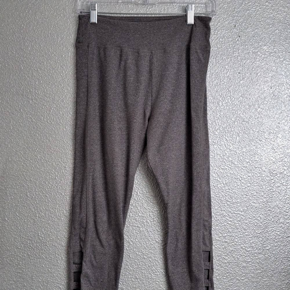 SO Yoga High Rise Capri Pants   Size L
